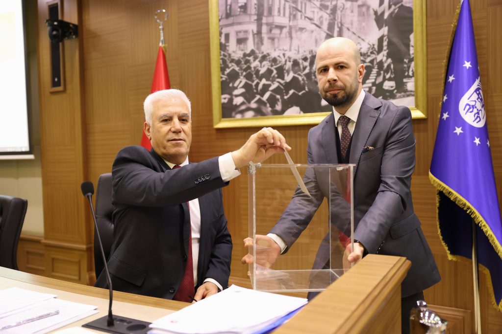 Başkan Bozbey’den Su Uyarısı