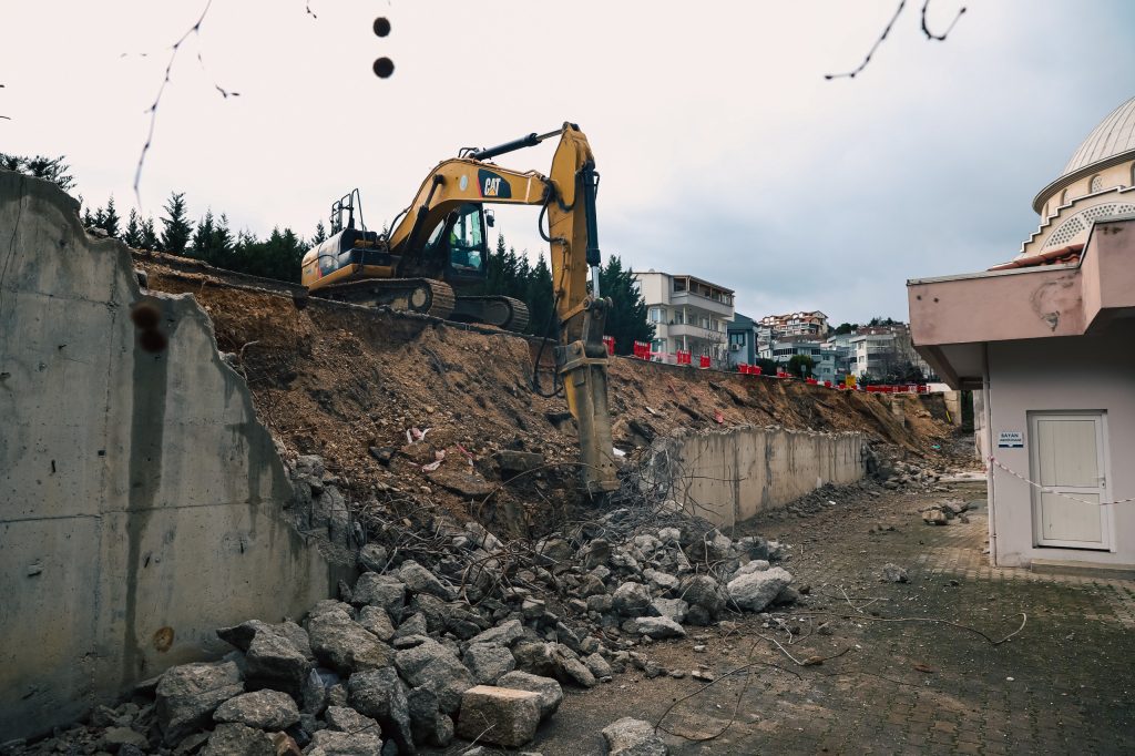 Nilüfer’de İstinat Duvarı Yenileniyor