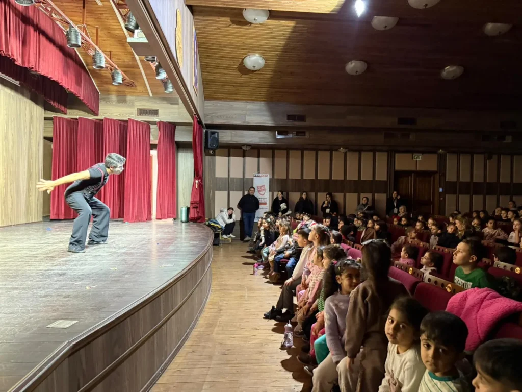 İnegöl’de Tiyatro Rüzgarı