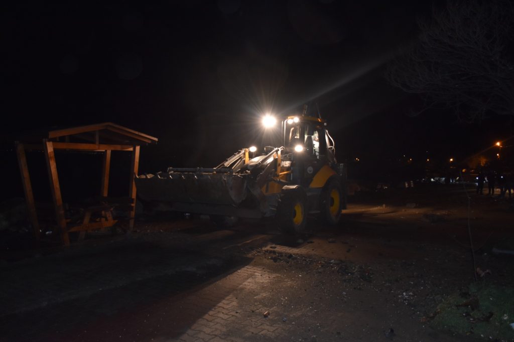 Gemlik Belediyesi’nden Fırtına Müdahalesi