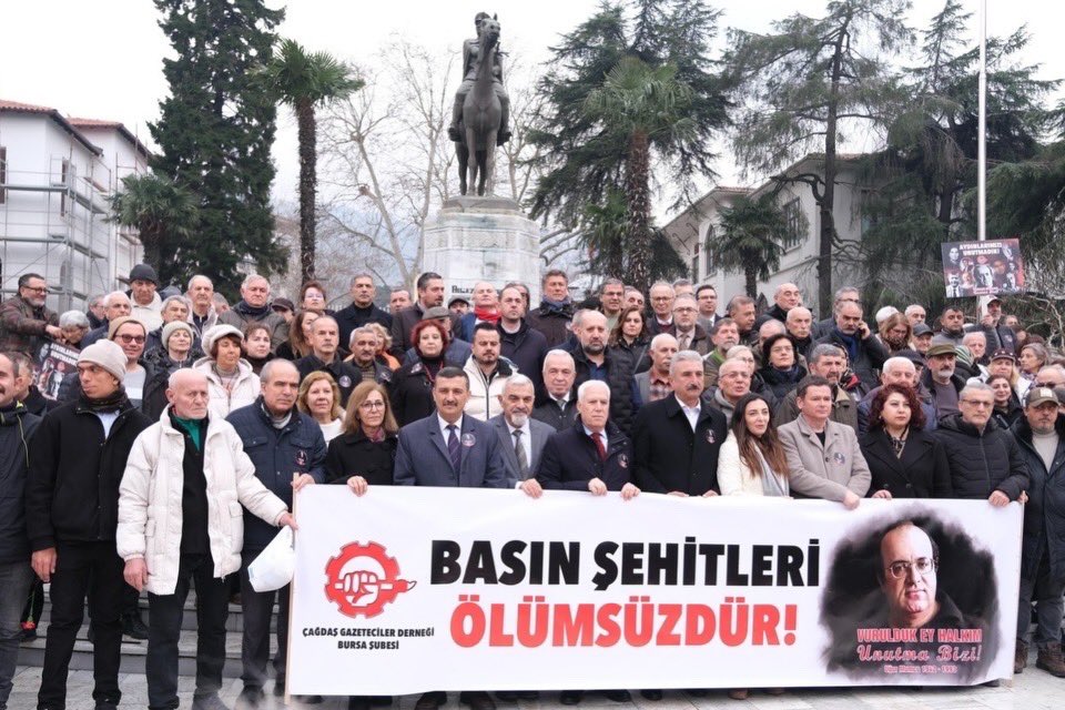 Bursa Uğur Mumcu İçin Tek Yürek