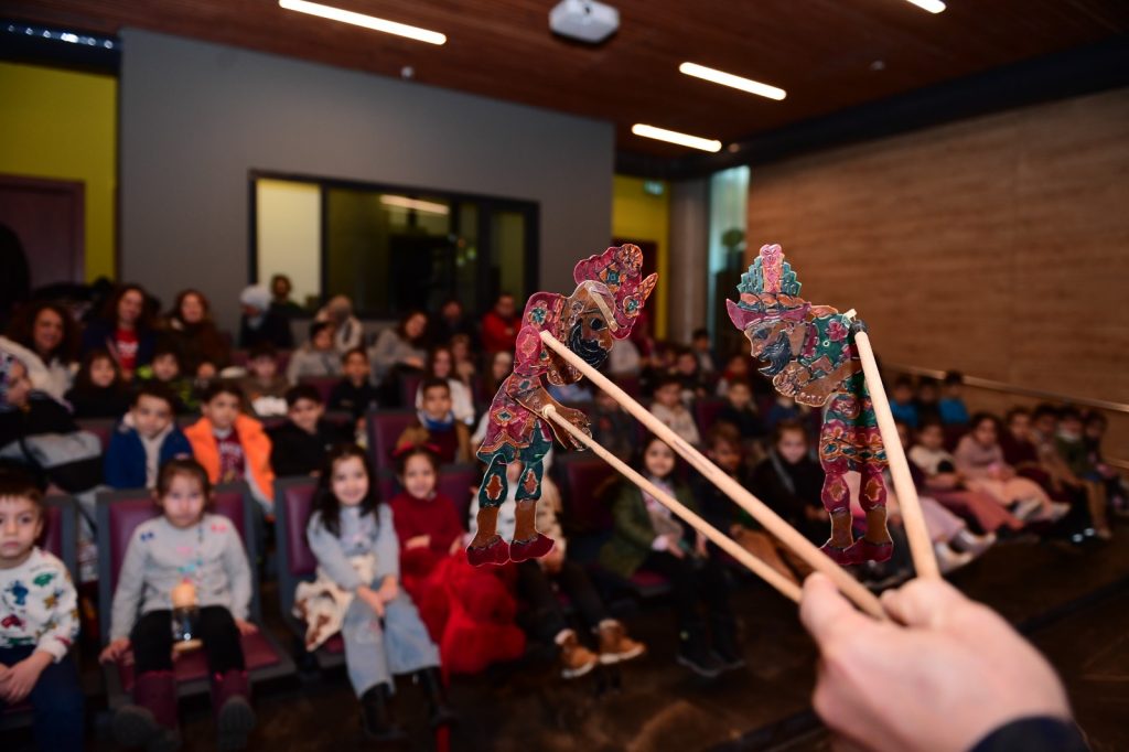 Osmangazi’de Karagöz ve Hacivat Şöleni