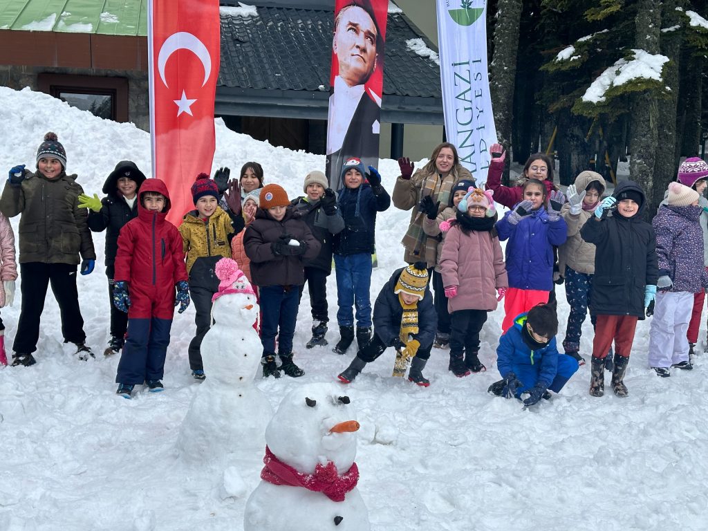 Osmangazi’de Çocuklar Kış Neşesiyle Buluştu 