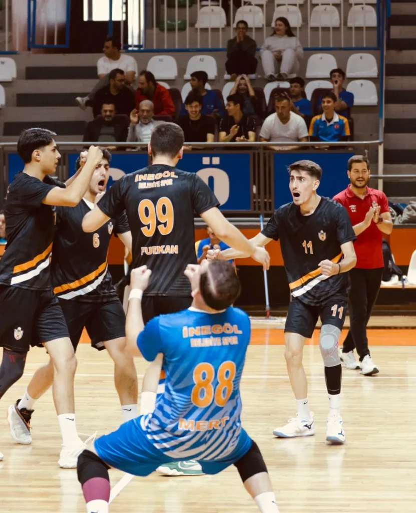 İnegöl’ün Gençleri Filede Sezonu Tamamladı