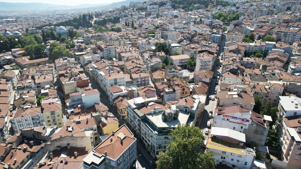 Bursa’nın Tarihi Aksı Ortak Akılla Canlanıyor: Yeşil-Emirsultan İçin Vizyoner Projeler Yarıştı Bursa’nın Tarihi Aksı Ortak Akılla Canlanıyor: Yeşil-Emirsultan İçin Vizyoner Projeler Yarıştı