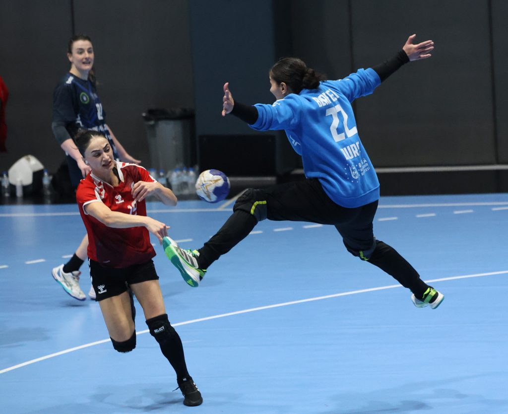 Hentbolda Bursa Rüzgarı