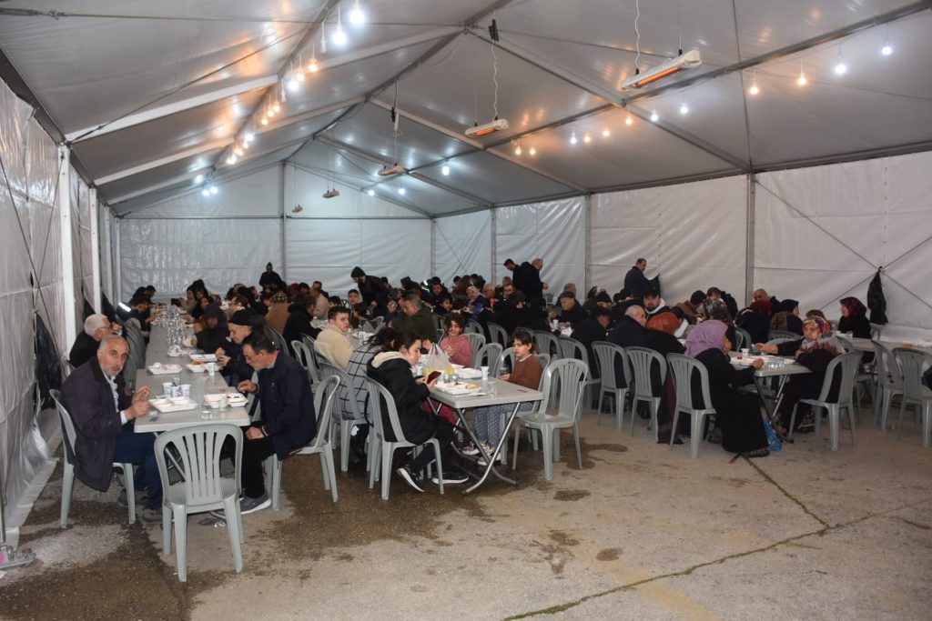 Yıldırım Belediyesi Ve BEKSİAD El Ele: Ramazan Sofraları Kuruldu