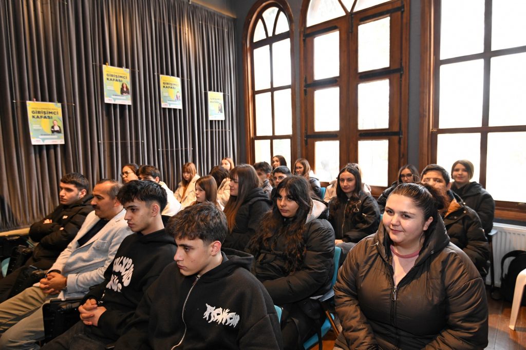 Tecrübeli Muhabirler Afet Bölgesinde Doğru Haberciliğin Önemini Anlattı