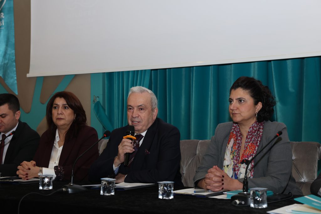 Başkan Şadi Özdemir’den Temizlik İşçilerine: “Biz Yol Arkadaşıyız”