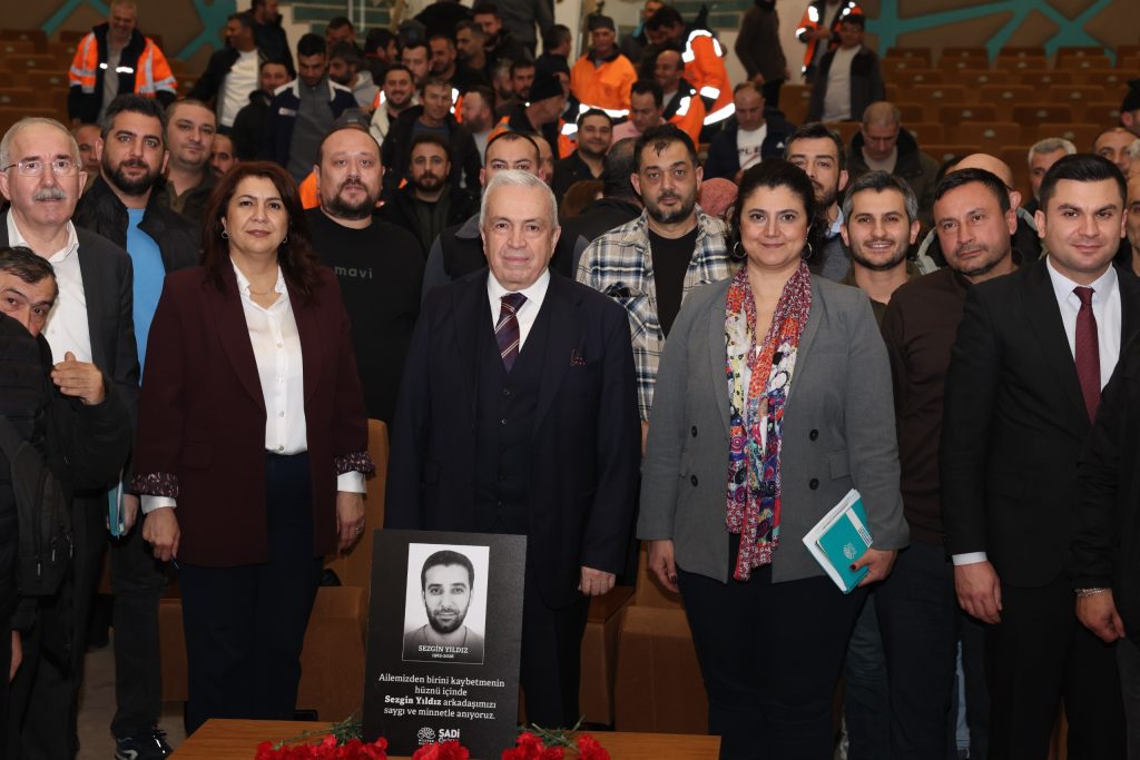 Başkan Şadi Özdemir’den Temizlik İşçilerine: “Biz Yol Arkadaşıyız”