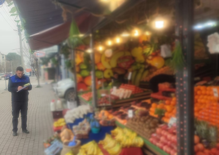 İnegöl zabıtasından manav denetimi