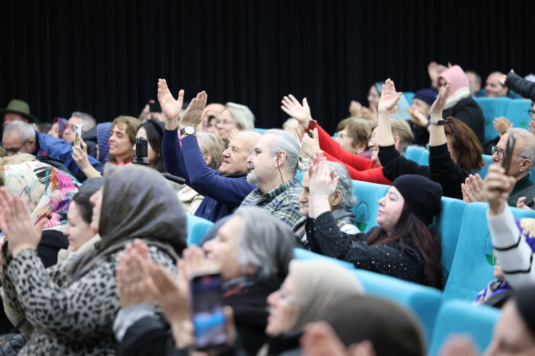 Bursa Osmangazi Belediyesi Müzeyyen Senar’ı unutmadı
