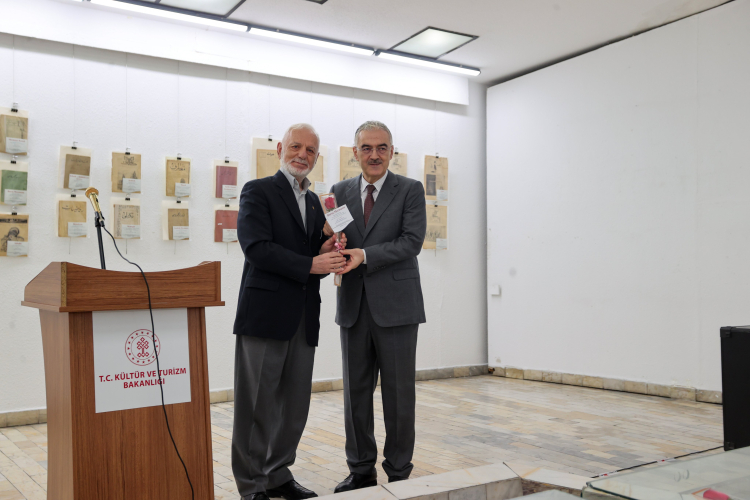 Bursa’da Osmanlıca dergi ve gazete sergisi açıldı