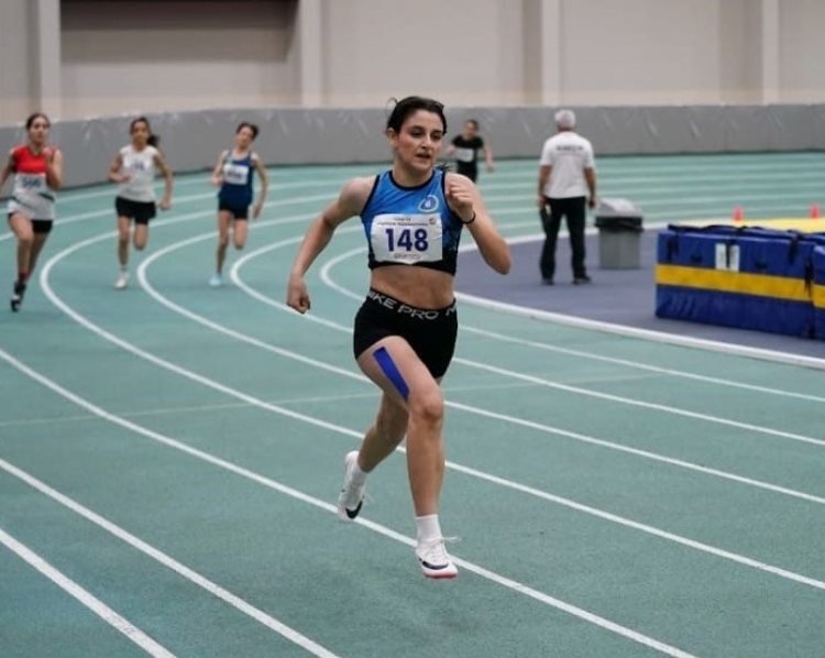 Bursalı atletler Türkiye Şampiyonası’nı 5 madalyayla tamamladı