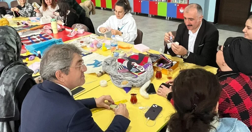 Mudanya’da öğretmenler geleneksel keçe sanatıyla buluştu
