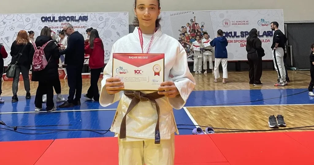 Mudanyalı sporcu Duru Şimşek, Mart’ta Bursa’yı temsil edecek