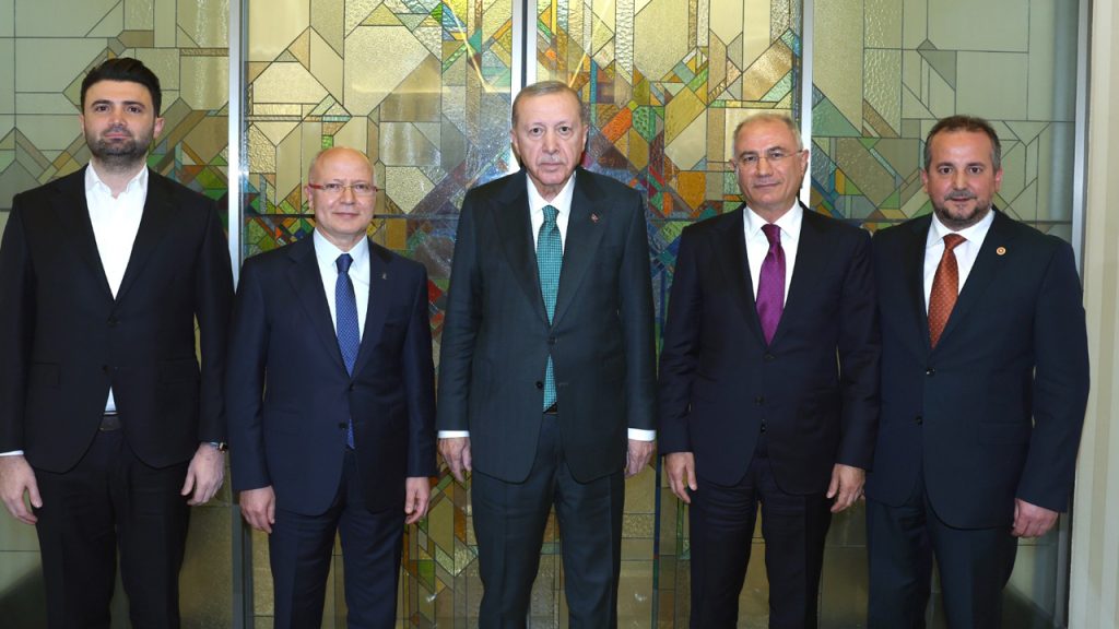 AK Parti Bursa Heyetinden Cumhurbaşkanına ziyaret