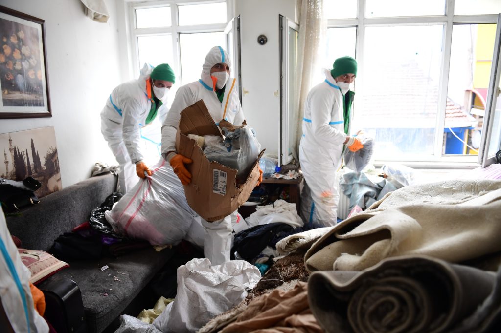 Osmangazi’de Çöp Eve Müdahale