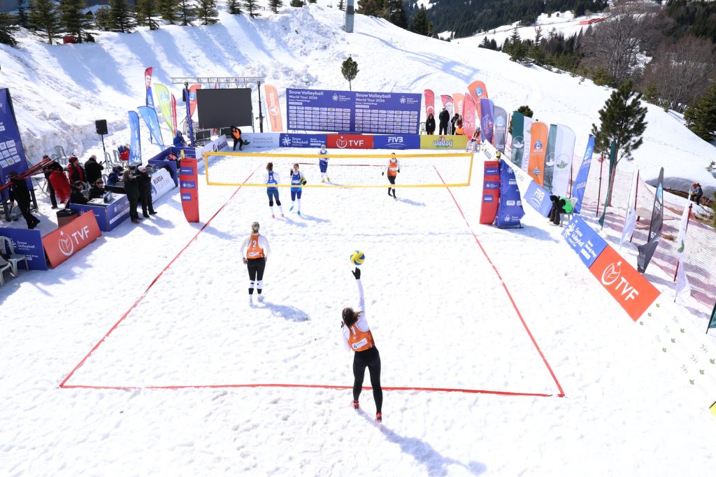 Uludağ’da Kar Voleybolu Fırtınası… 6 Ülkeden 100 Sporcu Zirvede Buluştu