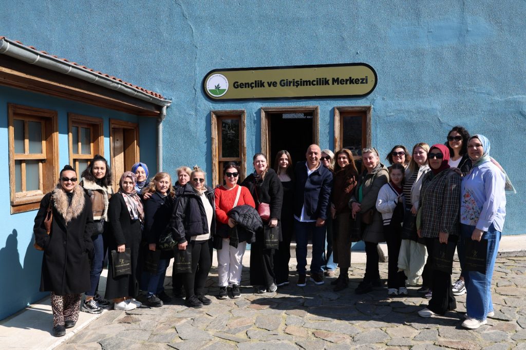 Osmangazi’de Kendi Parfümünü Tasarlayan Kadınlar Ekonomiye Katılacak
