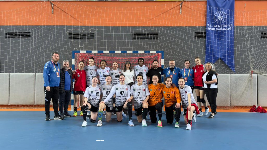 Büyükşehir Belediyespor Zorlanmadan Kazandı