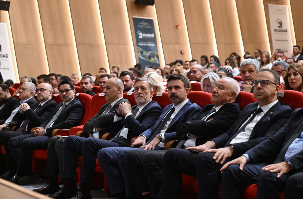 Bursa’da Yeşil Dönüşüm Zirvesi: 3. Uludağ Çevre Forumu Başladı