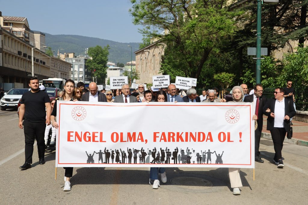 Bursa’da ‘Engel Olma, Farkında Ol’ Yürüyüşü: “Ön Yargı En Büyük Engeldir”