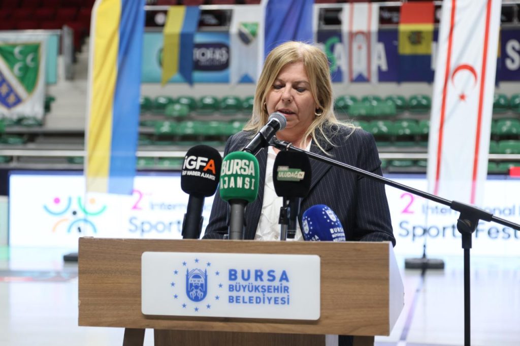 Bursa Büyükşehir Belediyespor Sahada Devleşti: Kardeş Şehirler Turnuvası Ödüllerle Son Buldu