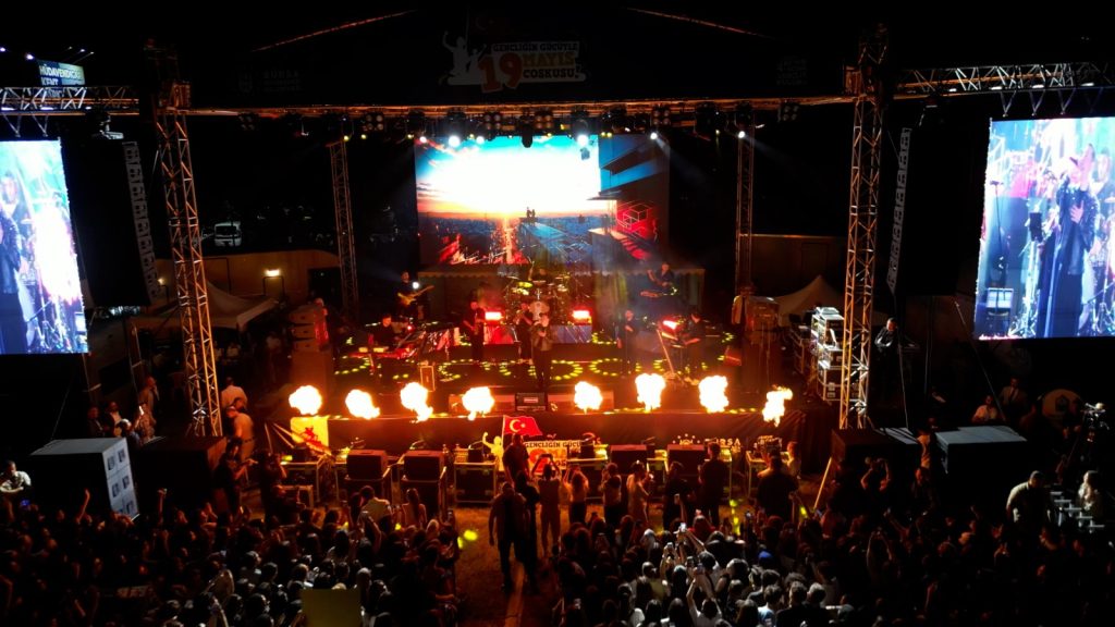19 Mayıs Coşkusu Büyükşehir’le Zirve Yaptı