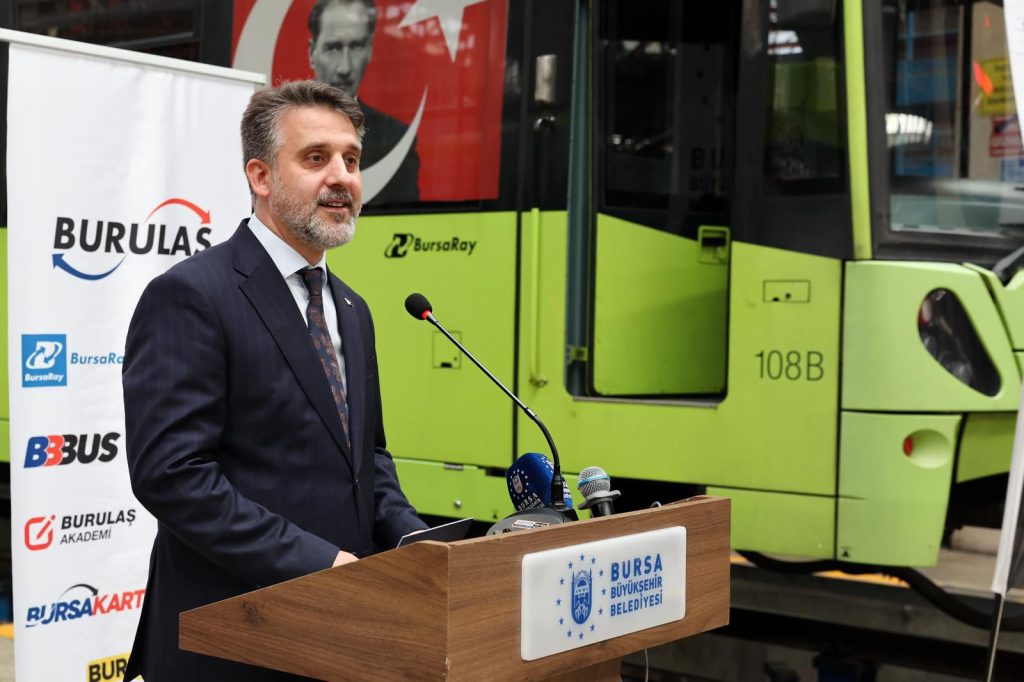 Büyükşehir’de Bayramlaşma... Başkan Vekili Şahin Biba’dan Personele Anlamlı Ziyaret