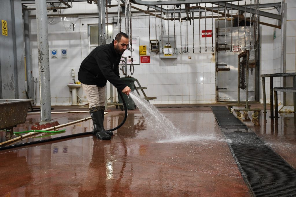 Yenişehir’de Kurban Satış Yeri Ve Mezbaha Bayrama Hazır