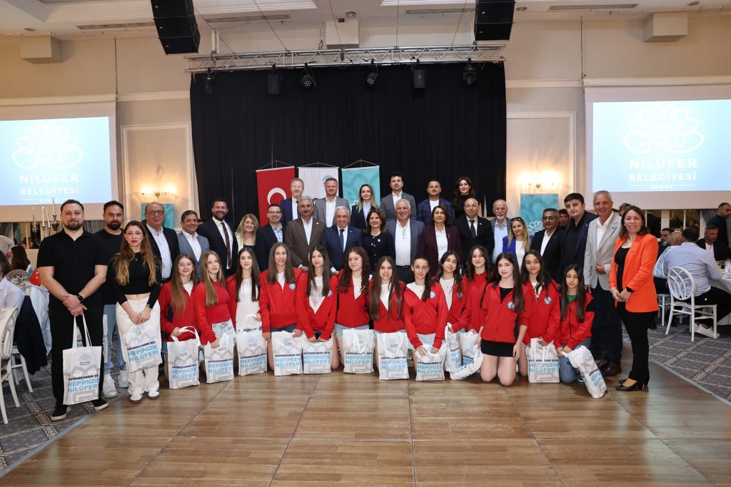 Nilüfer’de Kardeşlik Gecesi: Şadi Özdemir’den “Şampiyon Melekler” İçin Ölümsüz Vefa Sözü