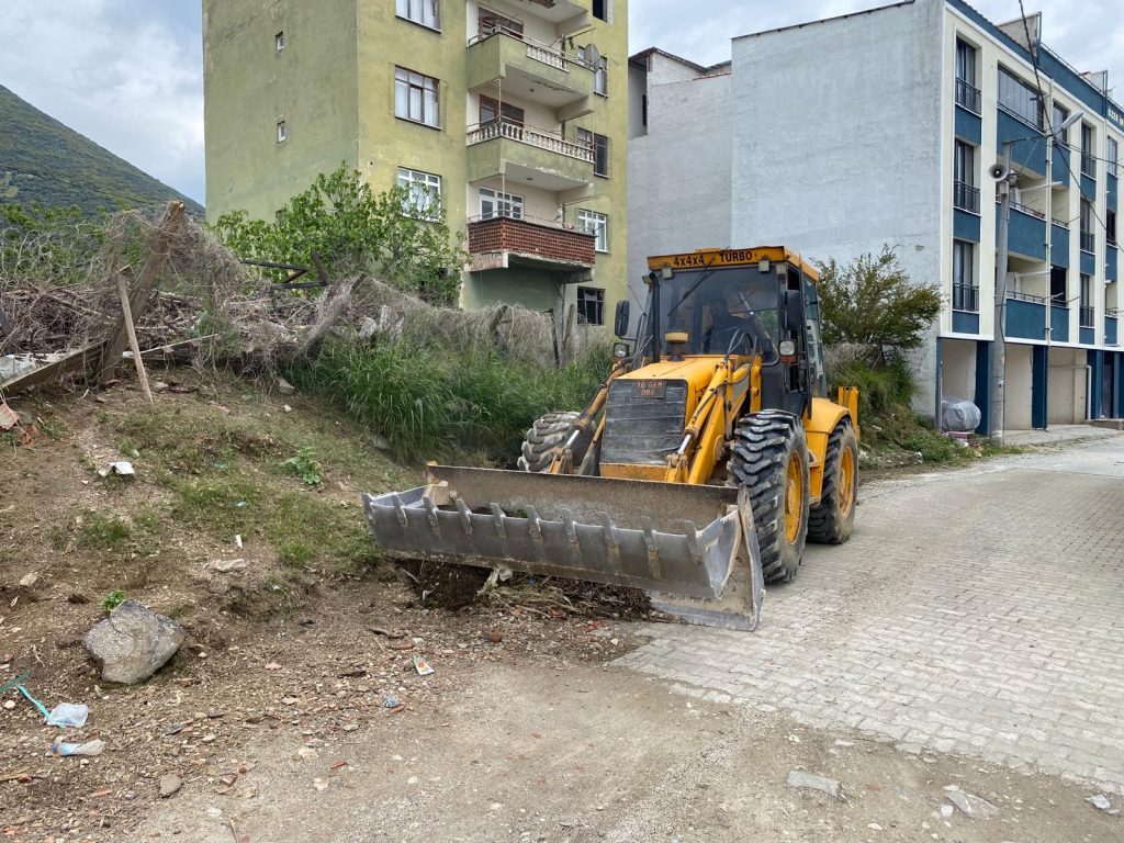 Gemlik Belediyesi Acil Müdahale Ekibi Sahada