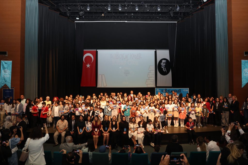 Nilüfer’de 15 Yıllık Gurur: “Boyun Kadar Kitap Oku” Şampiyonları Çanakkale Yolcusu