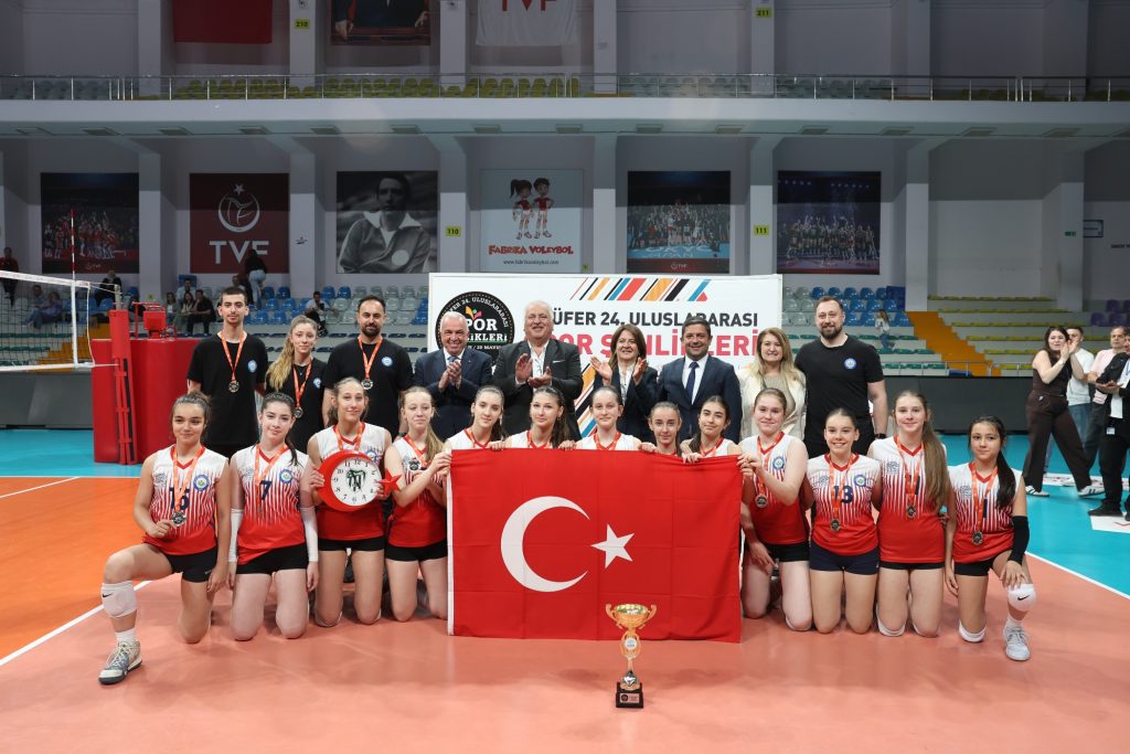 Nilüfer’de 24 Yıllık Dev Gurur... Uluslararası Spor Şenlikleri Şampiyonluk Kupasıyla Taçlandı