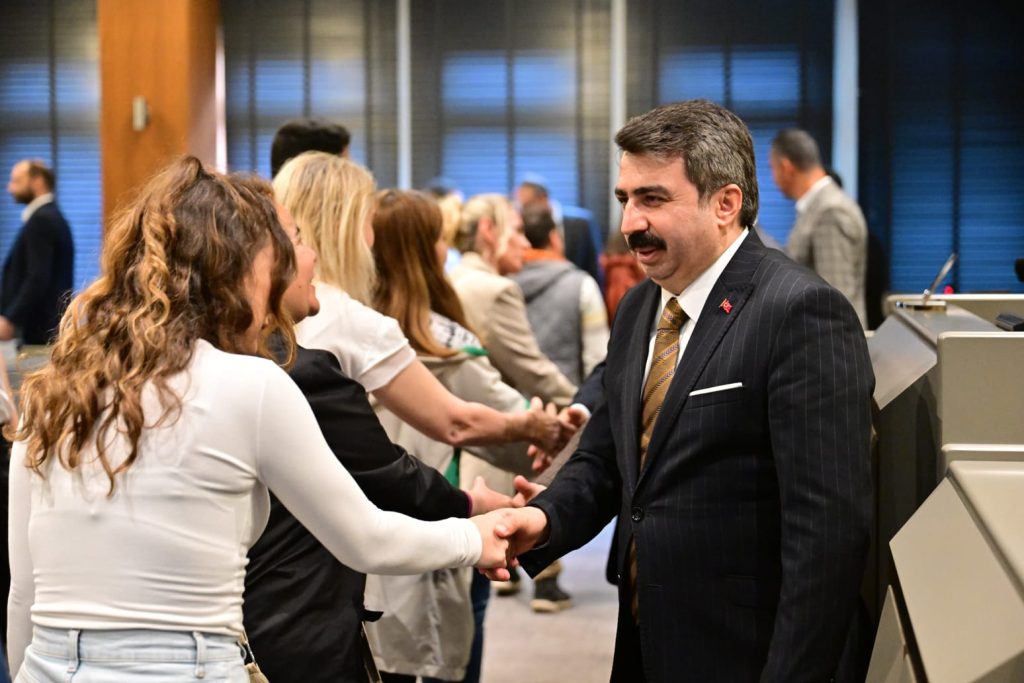Başkan Oktay Yılmaz’dan Belediye Personeline Bayram Teşekkürleri… “Yıldırım Büyük Bir Aile”