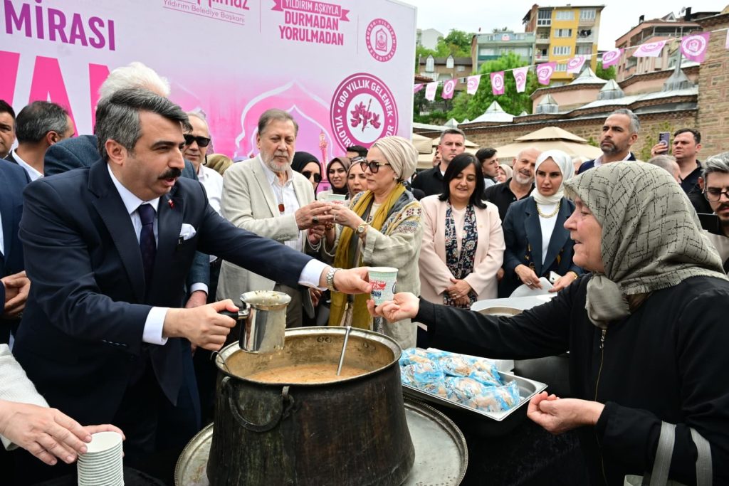 Yıldırım'da Erguvan Bayramı Coşkusu Sona Erdi