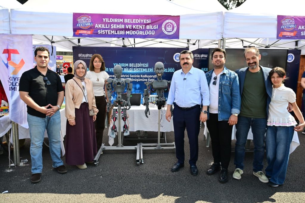 Yıldırım’da “Geleceği Yakala” Vizyonu… 19 Mayıs Coşkusu Teknoloji Festivaliyle Taçlandı