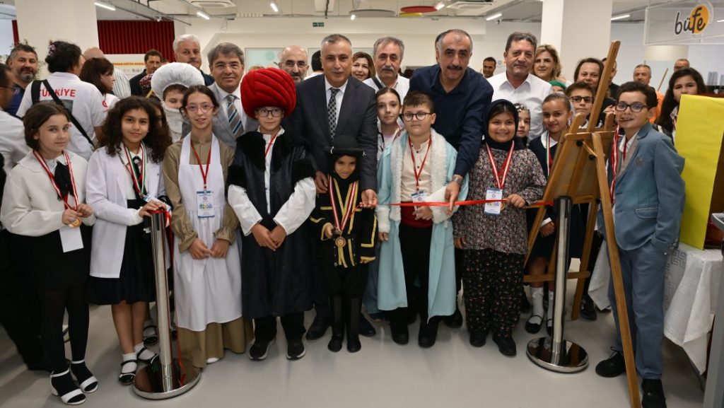 Bursa'da FERDÂ Öğrenme Modeli öğrencilerle buluştu Bursa'da FERDÂ Öğrenme Modeli öğrencilerle buluştu