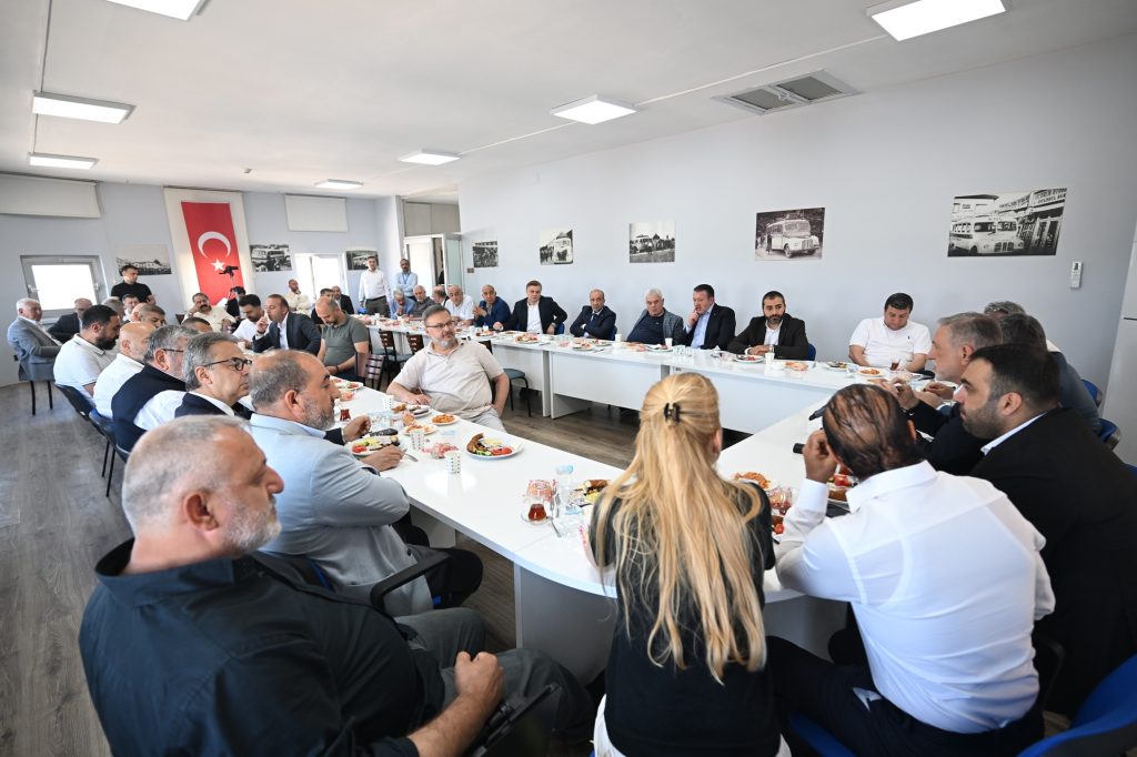 Bursa Terminali’nde Dijital Dönüşüm Dönemi: Başkan Burkay’dan Esnafa Tam Destek Müjdesi!