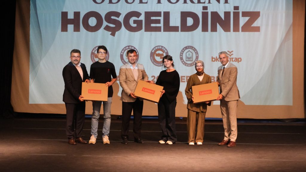 Bursa’da Geleceğin Kalemleri Ödüllendirildi