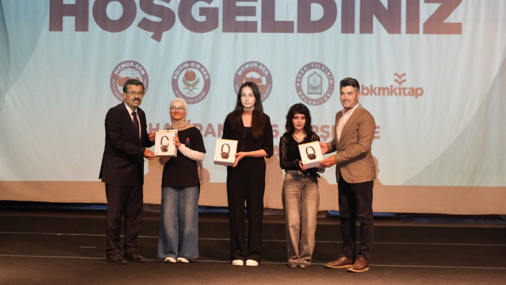 Bursa’da Geleceğin Kalemleri Ödüllendirildi