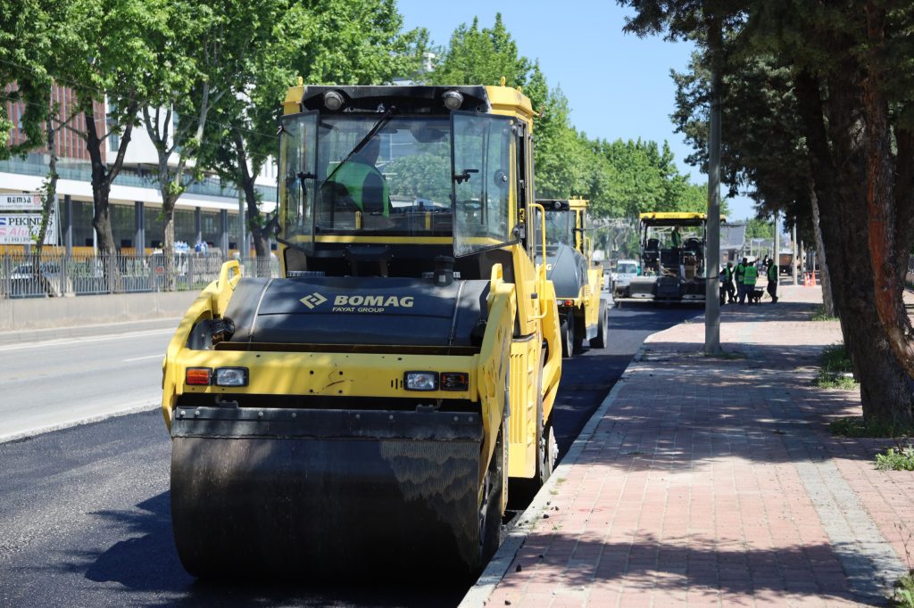 Bursa’nın Ana Damarı Yenileniyor… İstanbul Yolu’nda Dev Asfalt Harekâtı Hız Kazandı