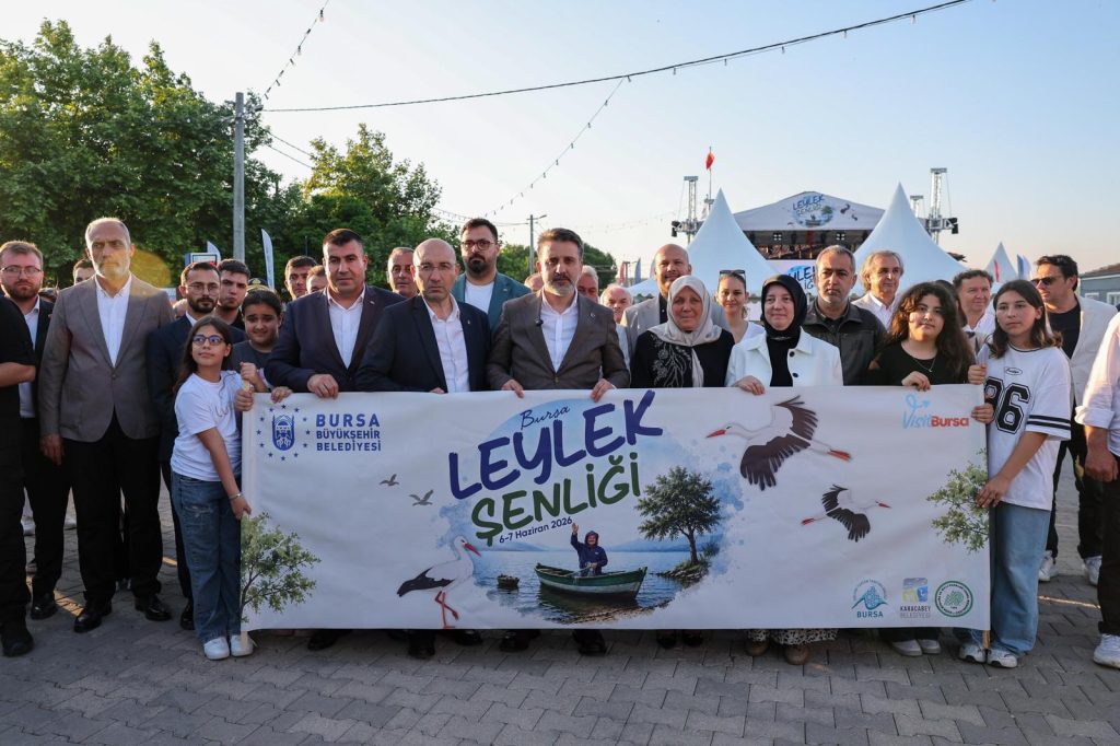 Uluabat Kıyısında Tarihi Buluşma: Bursa Leylek Şenliği Kortej Yürüyüşüyle Başladı