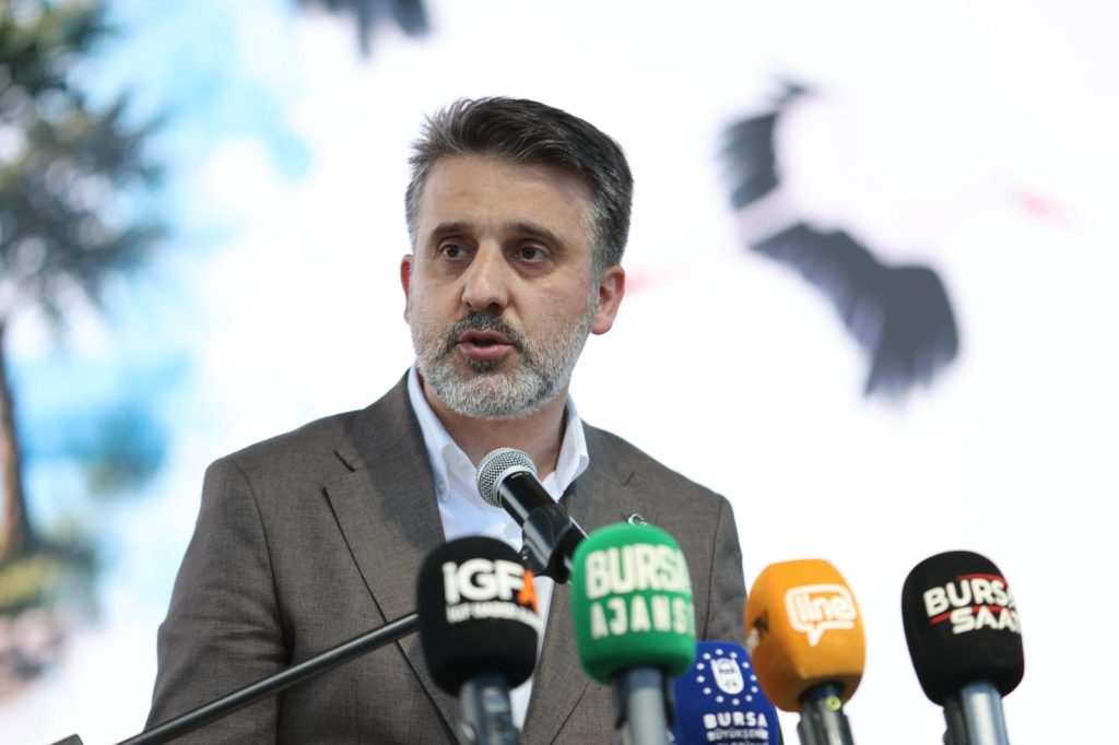 Uluabat Kıyısında Tarihi Buluşma: Bursa Leylek Şenliği Kortej Yürüyüşüyle Başladı