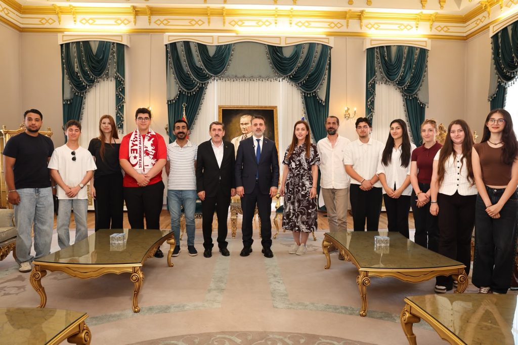 Zeki Müren Güzel Sanatlar Lisesi’ne Büyükşehir’den Tam Destek… Türkiye Birincilerine Müzik Stüdyosu Müjdesi