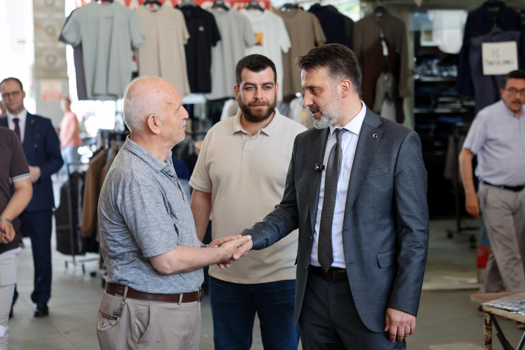 Başkan Vekili Biba: Mustafakemalpaşa hak ettiği hizmetleri alacak Başkan Vekili Biba: Mustafakemalpaşa hak ettiği hizmetleri alacak