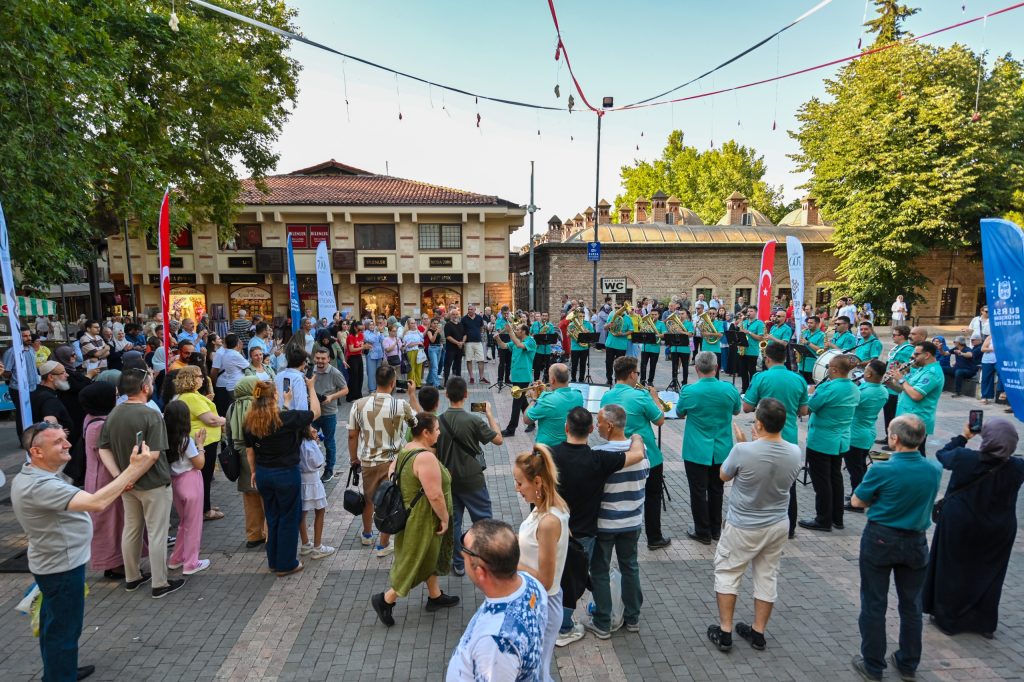 Fetih coşkusu notalarla yankı buluyor