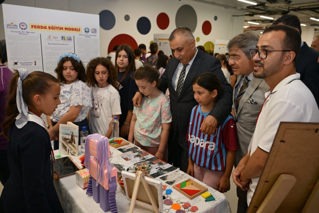 Bursa'da FERDÂ Öğrenme Modeli öğrencilerle buluştu Bursa'da FERDÂ Öğrenme Modeli öğrencilerle buluştu