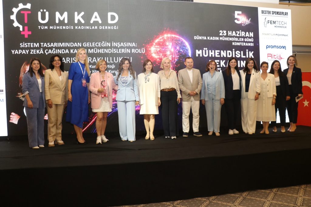 Bursa’da Yapay Zekâ ve Kadın Gücü Zirvesi: TÜMKAD 5. Yıl Panelleriyle Geleceği Şekillendirdi